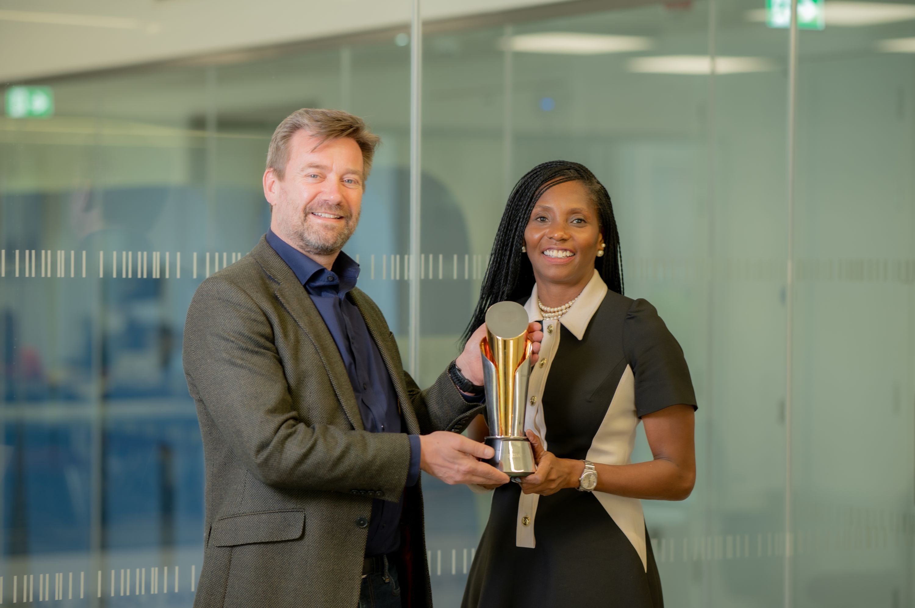 Remi Abere accepting her award for best thesis
