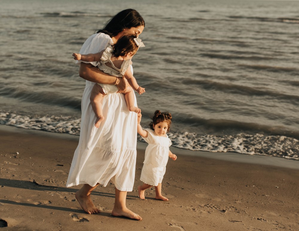 Image of Olivia D'onofrio and her children