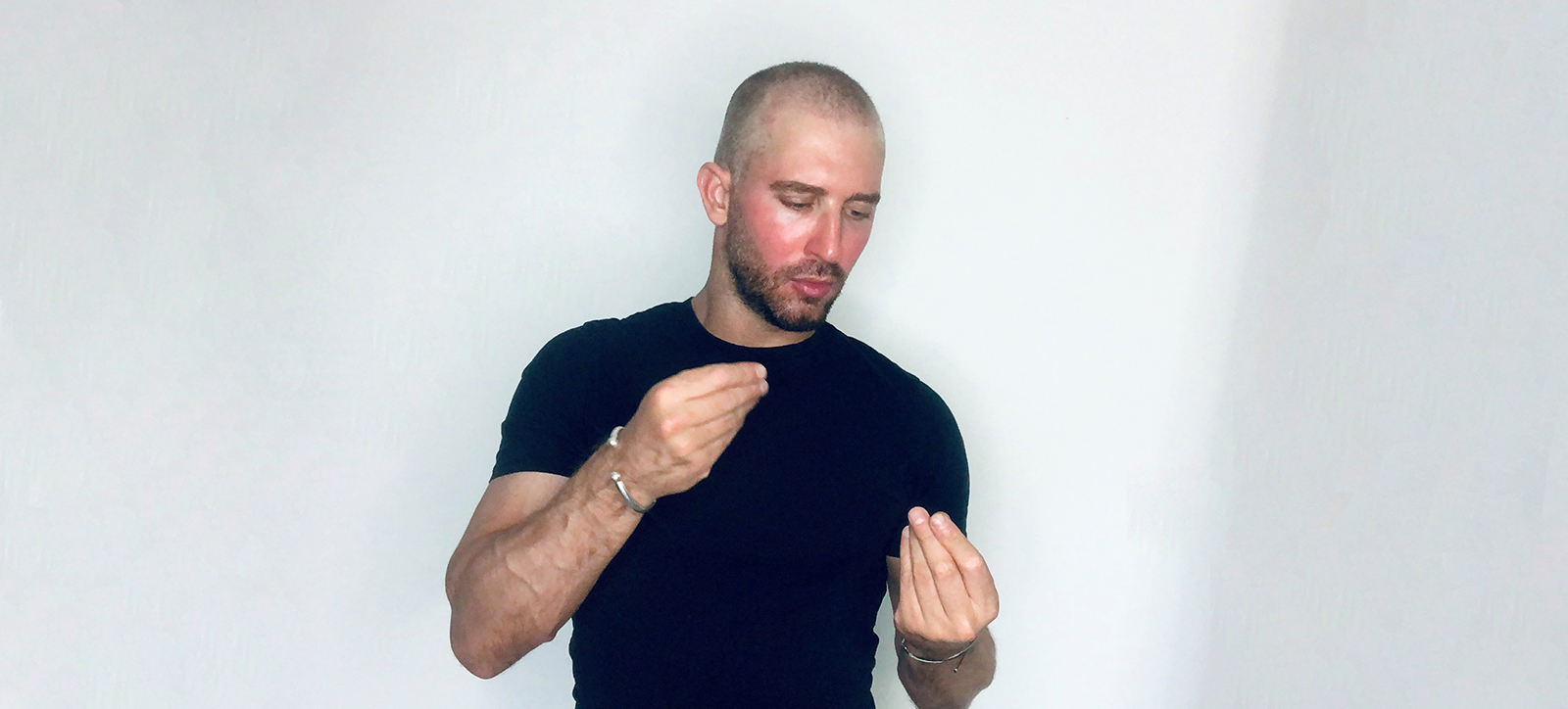 Rob troy doing sign language BSL Rob troy doing sign language BSL
